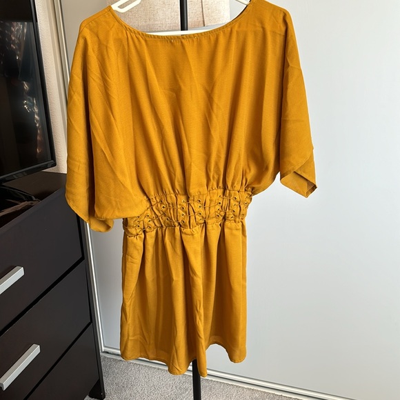 Mustard colored dress from Revolve - Picture 3 of 5